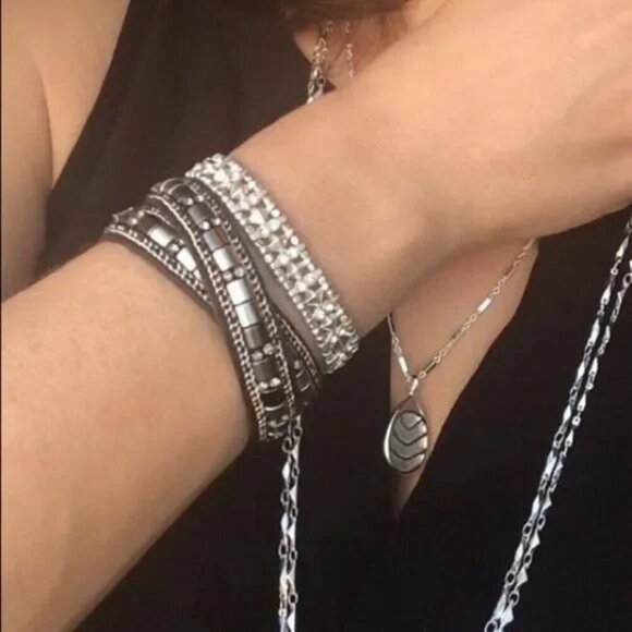 💜 Stella & Dot Hematite Cady Wrap Bracelet - Like New! - Picture 3 of 6